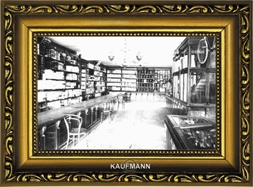 Магазины в торговых рядах. Фотограф: В.А. Колотильщиков. Место хранения: архивный отдел города Кашина.